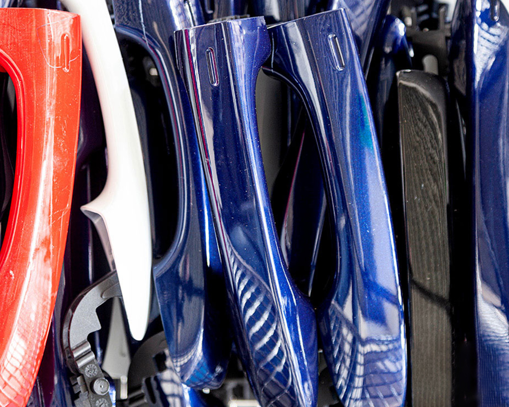 Lackentfernung Automobil, Lackentfernung für Fahrzeuge, industrielle Lackentfernung, Lackentfernung für Maschinen, präzise Lackentfernung, umweltfreundliche Lackentfernung Automobil, Lackentfernung für Metalloberflächen, industrielle Oberflächenreinigung, Lackentfernung ohne Beschädigung