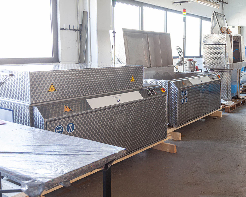 Lackentfernung Automobil, Lackentfernung für Fahrzeuge, industrielle Lackentfernung, Lackentfernung für Maschinen, präzise Lackentfernung, umweltfreundliche Lackentfernung Automobil, Lackentfernung für Metalloberflächen, industrielle Oberflächenreinigung, Lackentfernung ohne Beschädigung