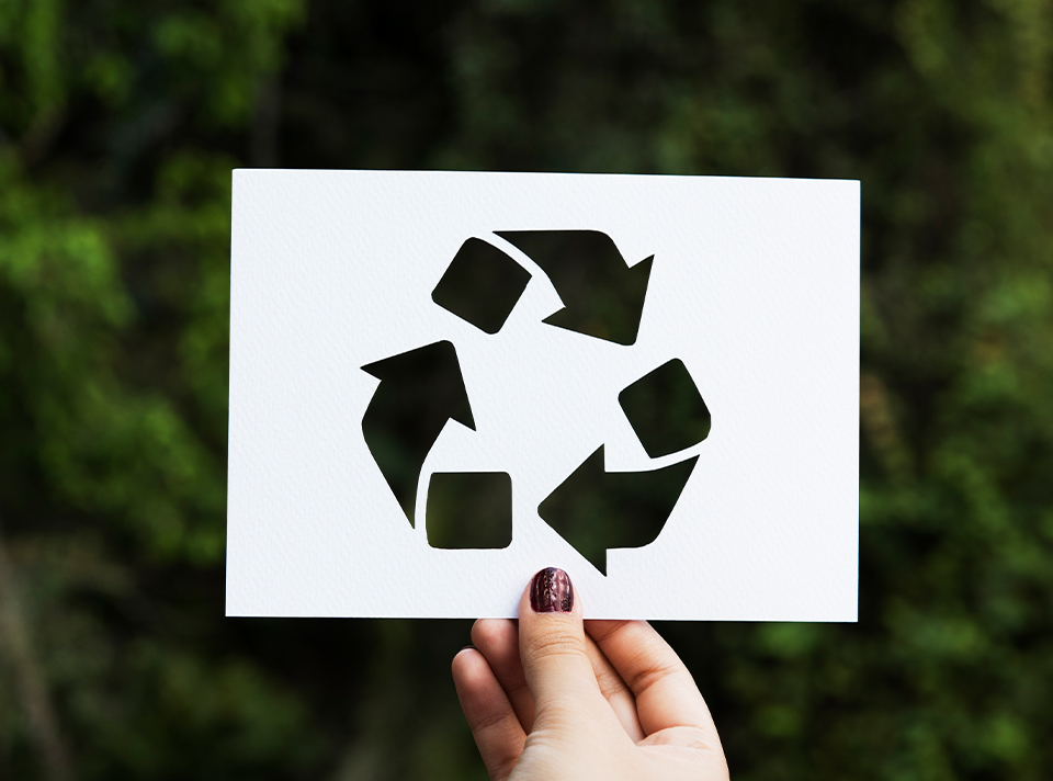 nachhaltige Entlackung, umweltfreundliche Lackentfernung, CO₂-reduzierte Entlackung, nachhaltige Oberflächenbehandlung, umweltschonende Entlackungstechnologien